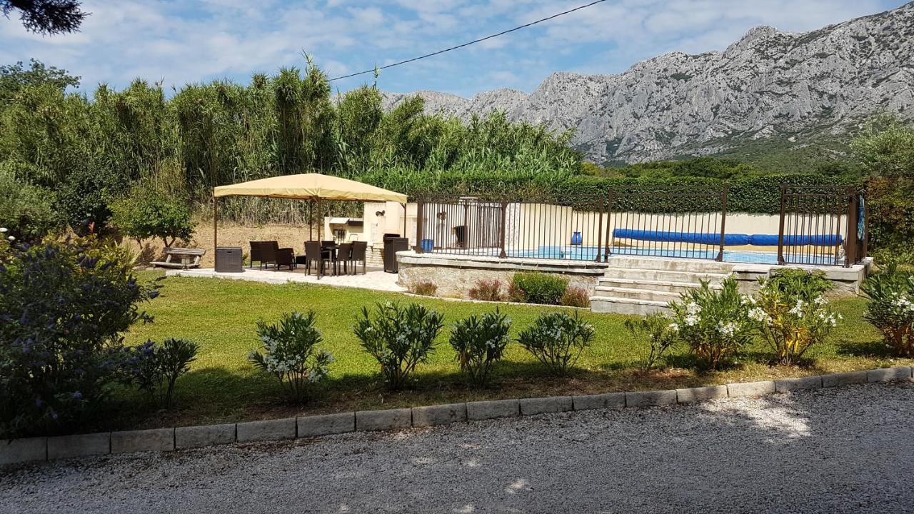 Studio Au Pied De La Ste Victoire Puyloubier Exteriör bild